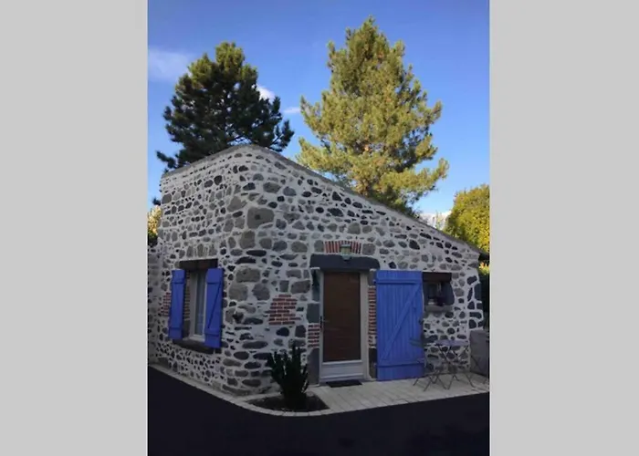Maisonnette En Pierre Independante De 20 M2