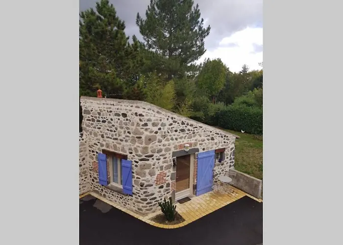 Maisonnette En Pierre Independante De 20 M2
