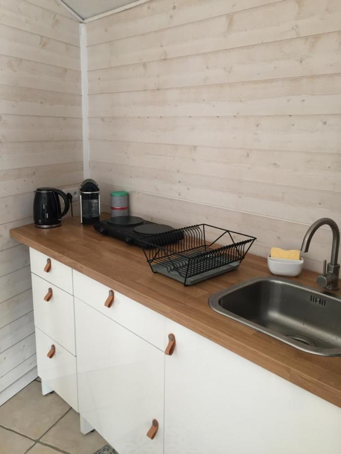 Maisonnette En Pierre Independante De 20 M2 *